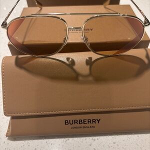Burberry Aviator sunglasses